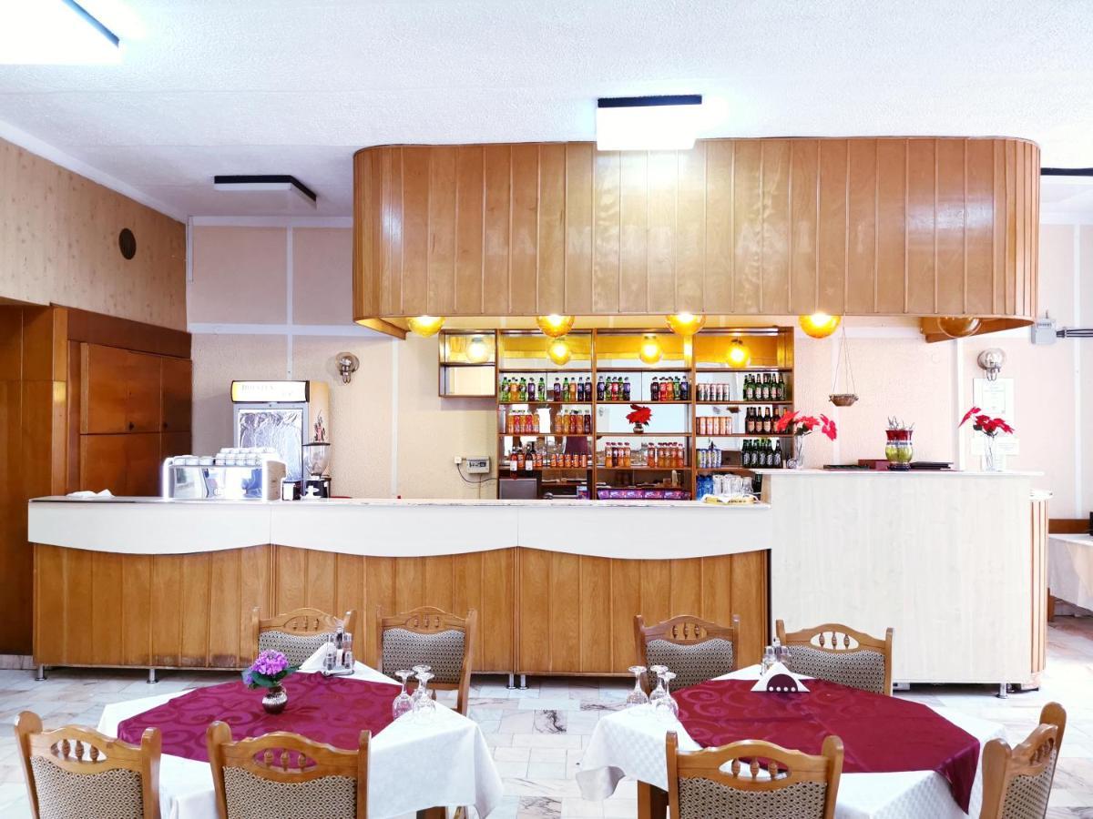 Hotel Muncel 바일레펠릭스 외부 사진
