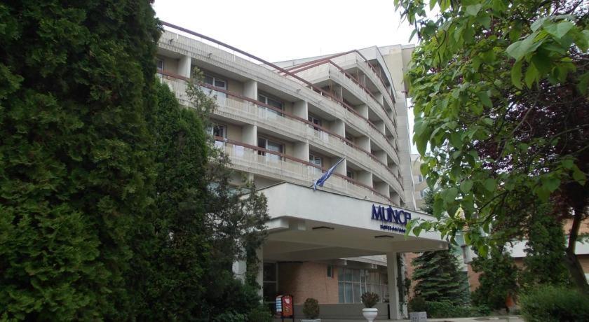 Hotel Muncel 바일레펠릭스 외부 사진